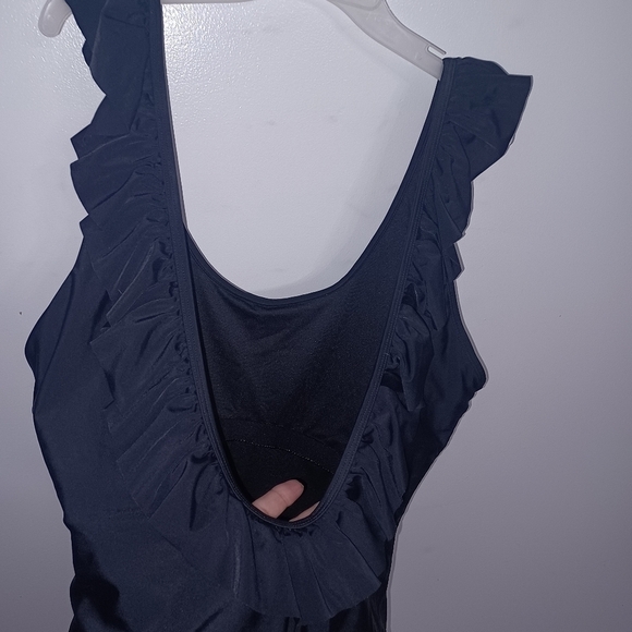 Black 1 Piece Bathing Suit - W Sz XL - Picture 4 of 6